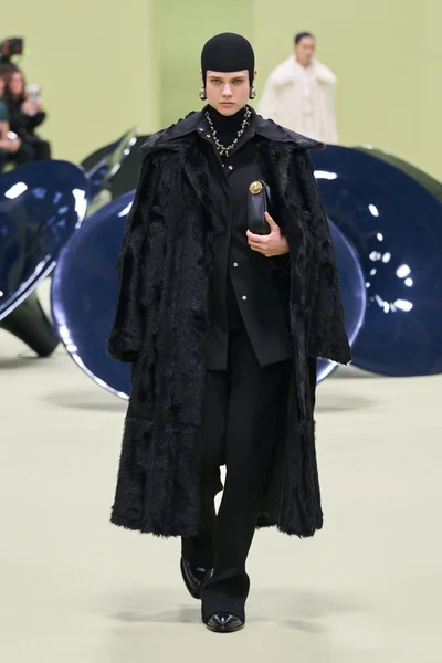 Look 35